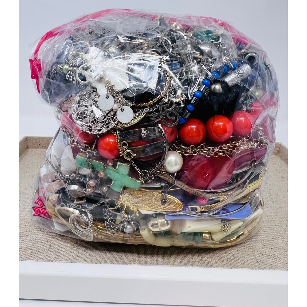 Vintage & Modern Gold & Silver Tone Mixed Metal Scrap/Wearable Jewelry Lot 6lbs